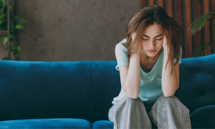 Violenza economica: un abuso silenzioso che soffoca l’autonomia delle donne